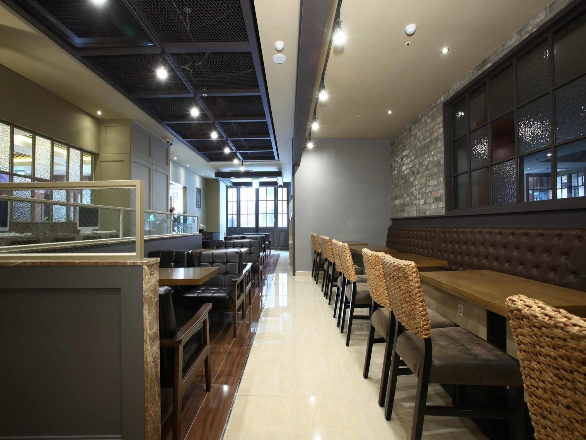 Hotel Sopra Incheon Cheongna Bagian luar foto