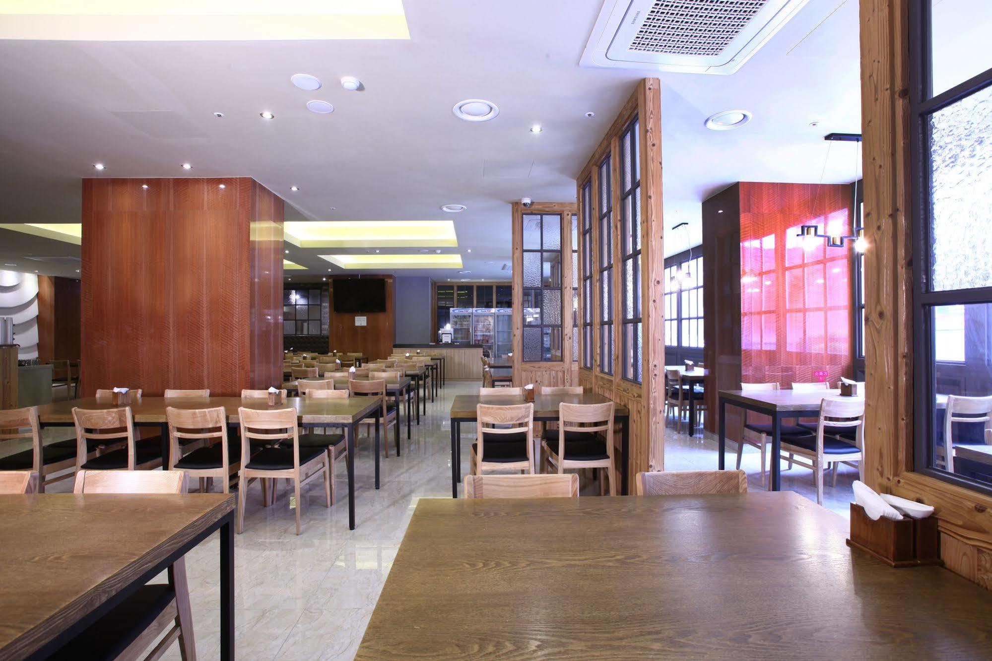 Hotel Sopra Incheon Cheongna Bagian luar foto