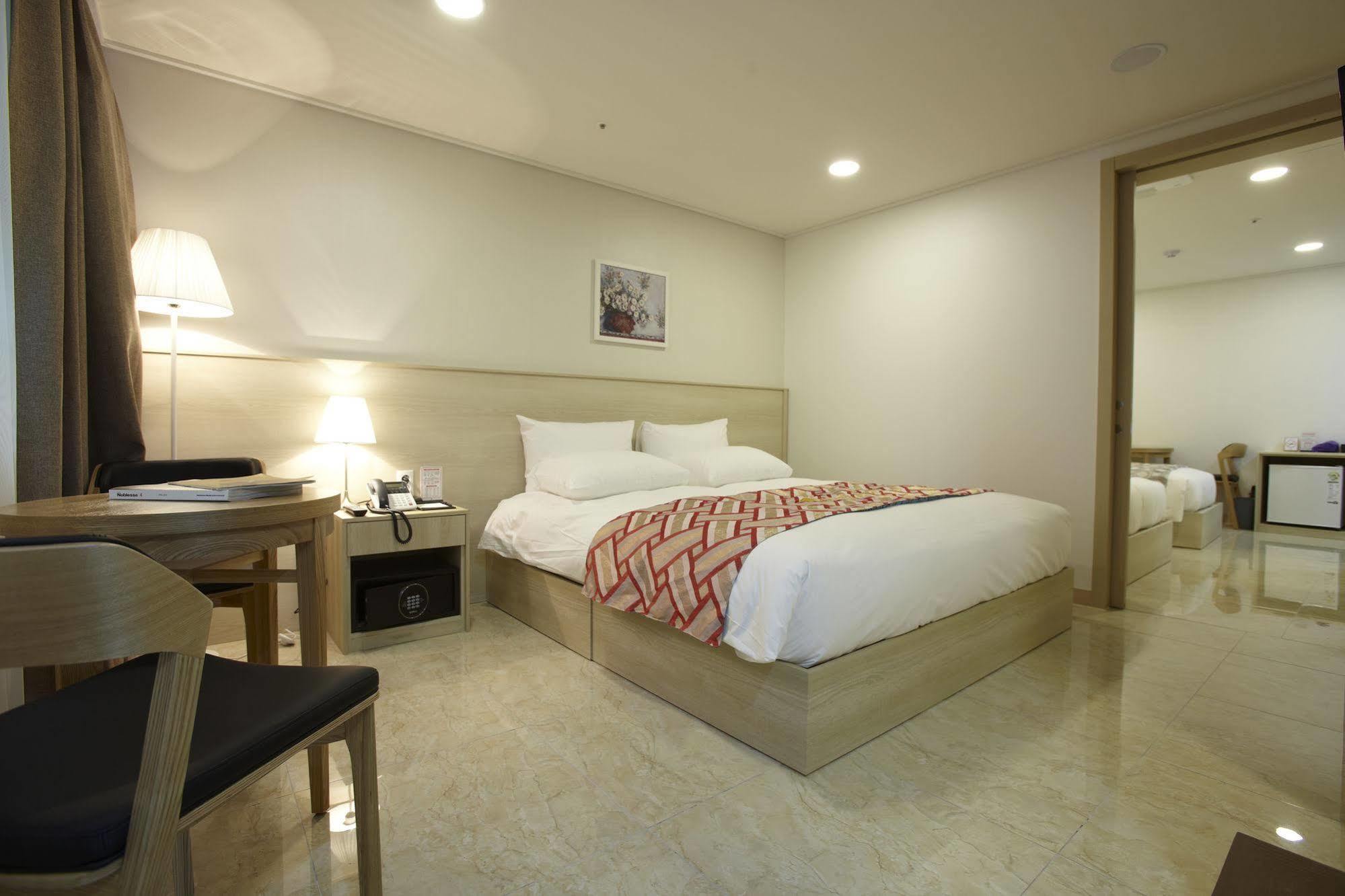 Hotel Sopra Incheon Cheongna Bagian luar foto