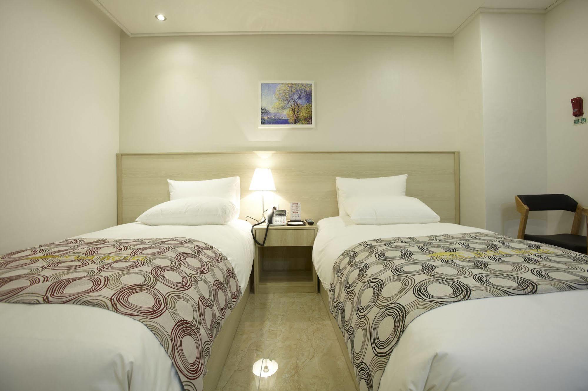 Hotel Sopra Incheon Cheongna Bagian luar foto