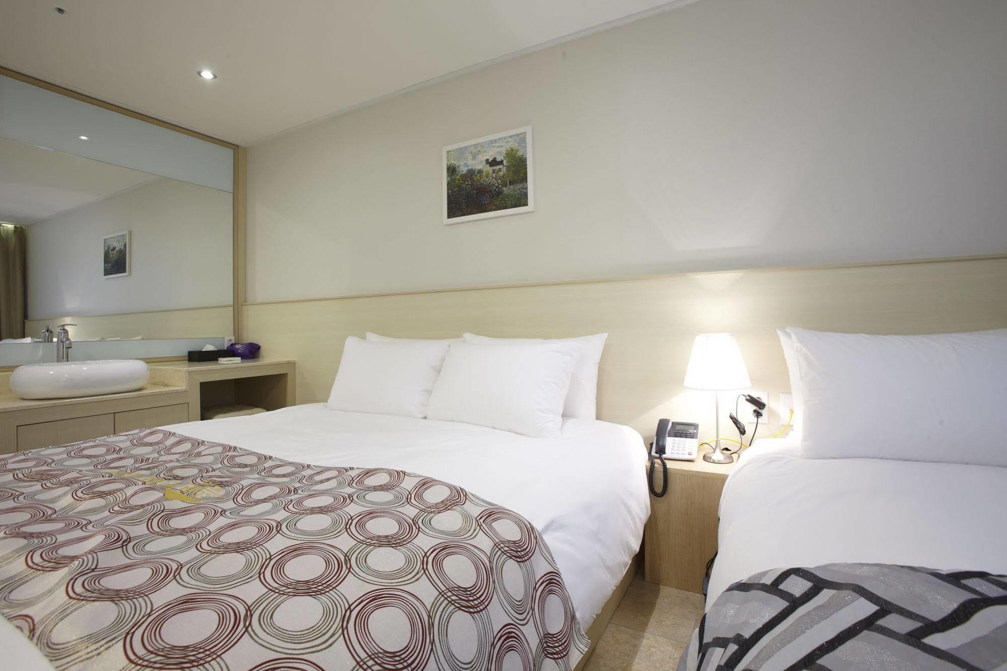 Hotel Sopra Incheon Cheongna Bagian luar foto