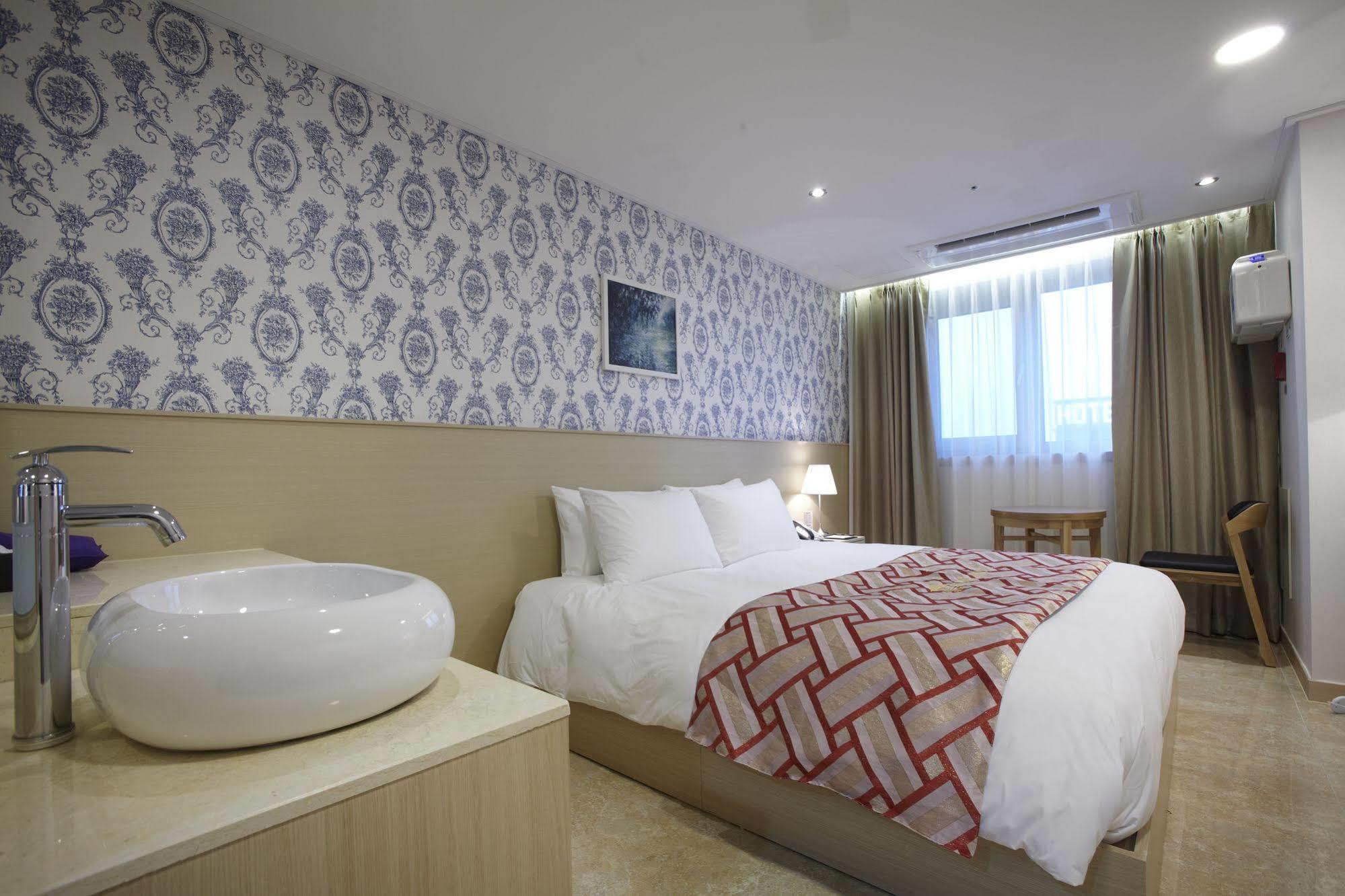 Hotel Sopra Incheon Cheongna Bagian luar foto