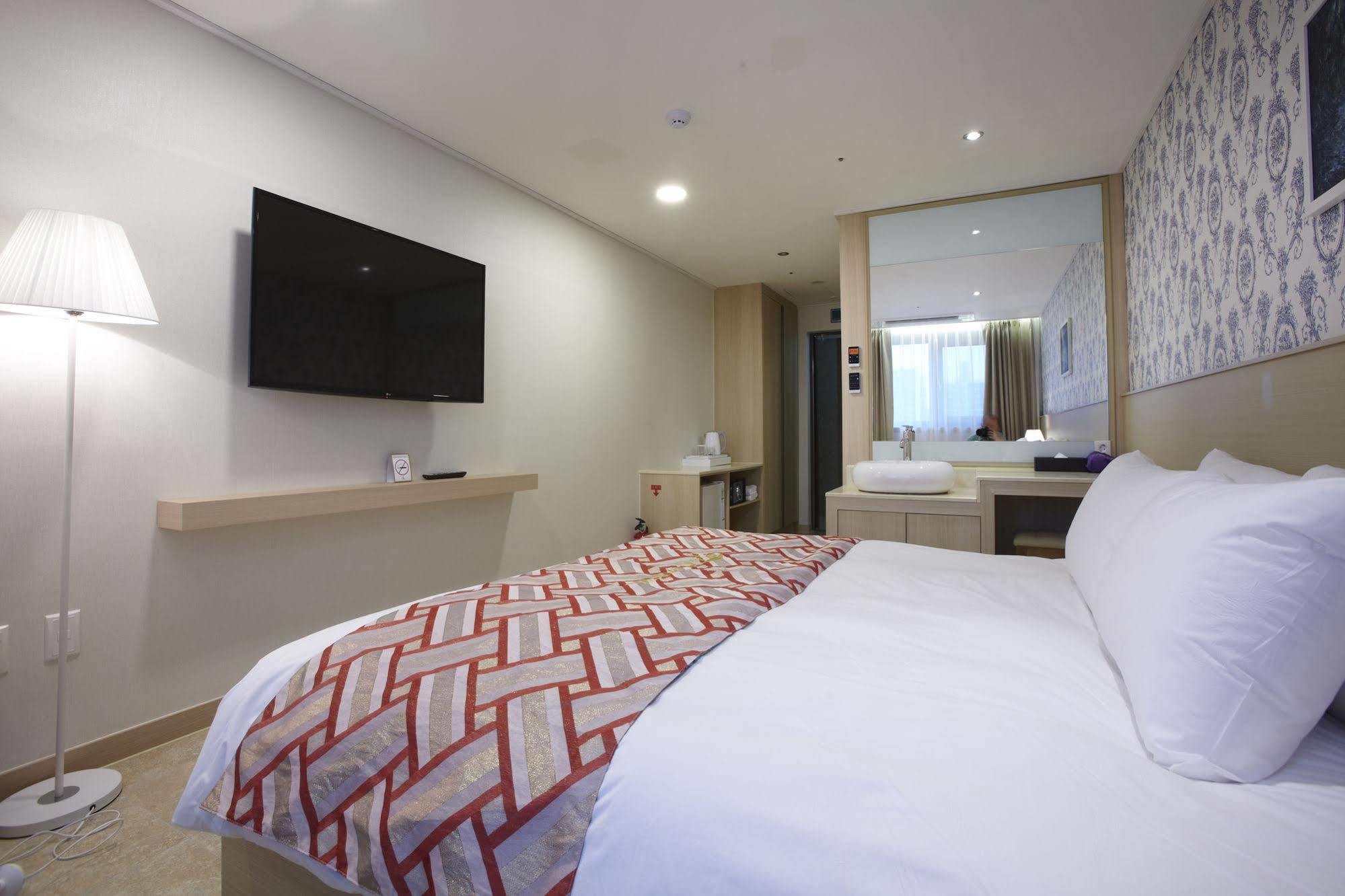 Hotel Sopra Incheon Cheongna Bagian luar foto