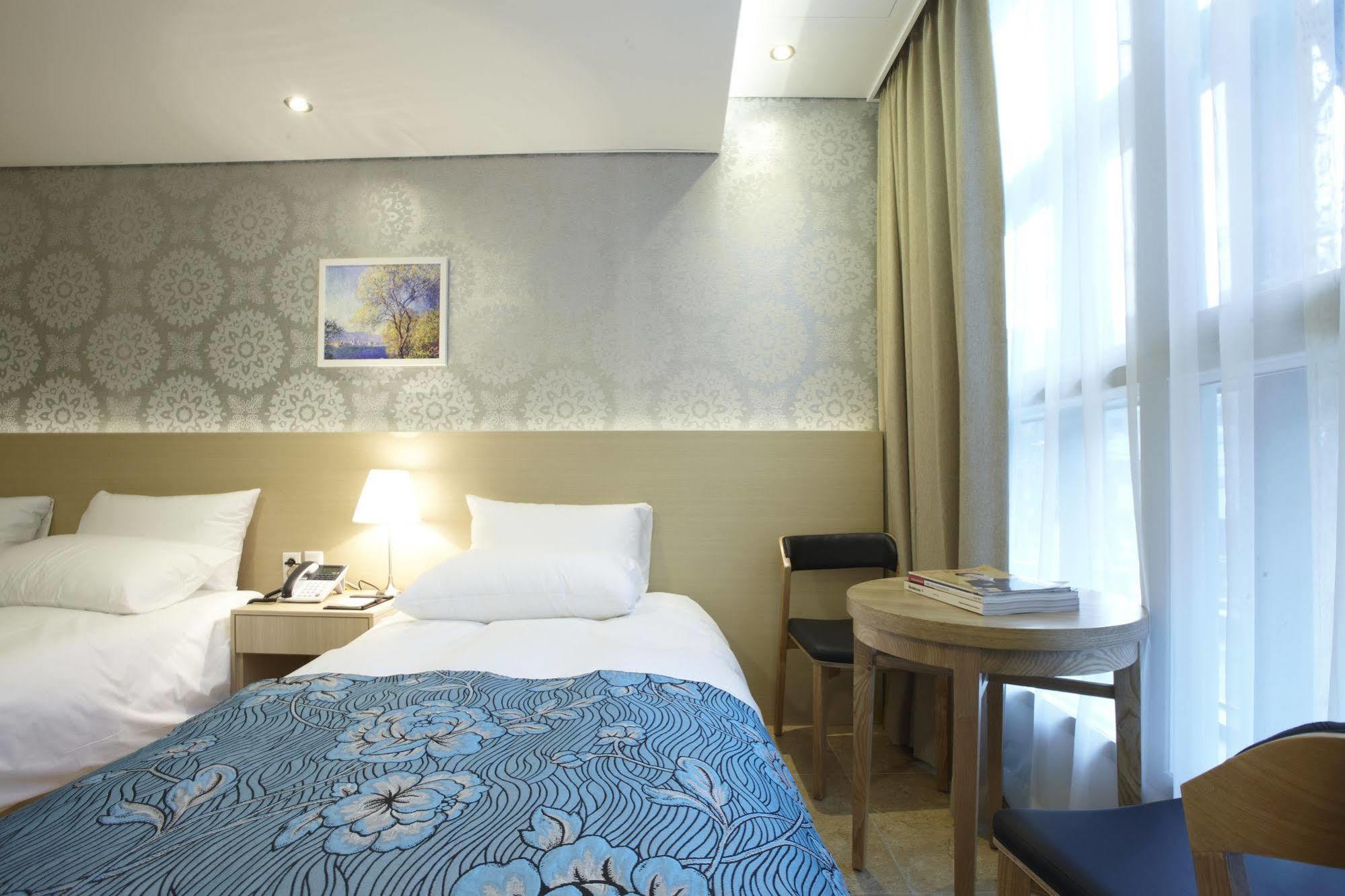Hotel Sopra Incheon Cheongna Bagian luar foto